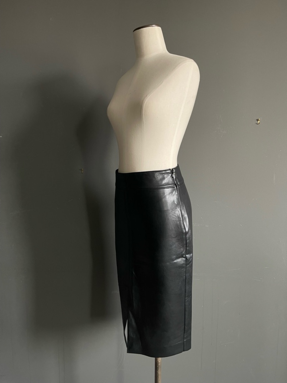 Babaton Vegan Leather Pencil Skirt Black Minimalist Slit Quiet Luxury Capsule - Picture 2 of 5